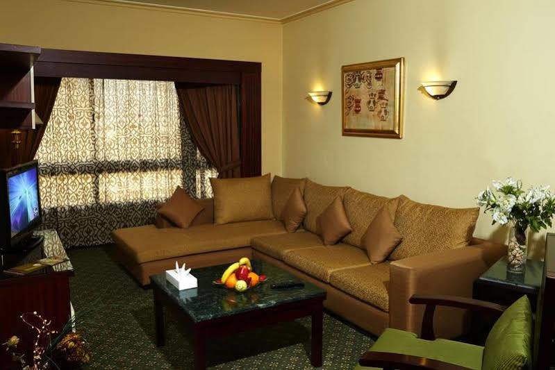 Pyramisa Cairo Hotel And Suites Exterior photo